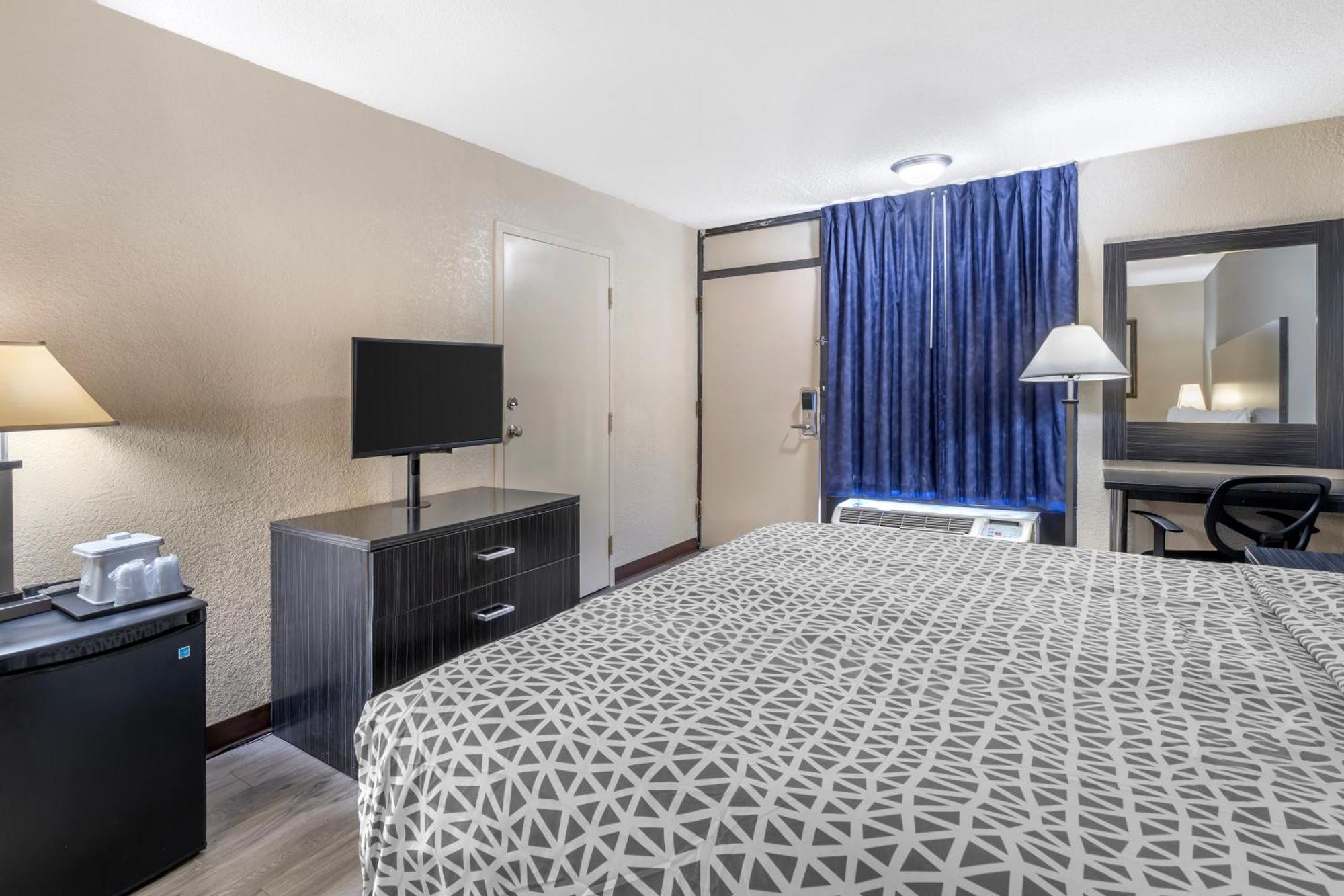 Suburban International Drive Hotel